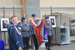 Poczet sztandarowy Komendy Powiatowej Policji w Dąbrowie Tarnowskiej