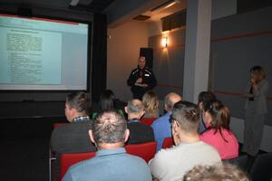 dzielnicowy podczas prelekcji