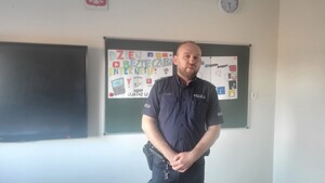 Dzielnicowy podczas prelekcji