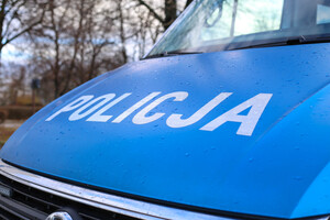 Maska radiowozu z napisem policja