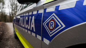 Drzwi boczne oznakowanego radiowozu