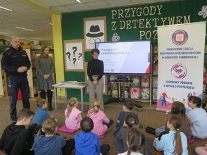 dzielnicowy podczas prelekcji